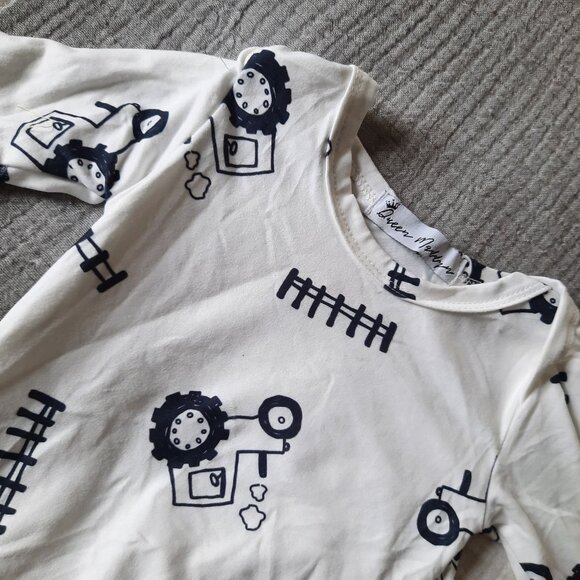 Baby Knotted Sleeper Gown & Hat Set NWOT! - Tractor Farm, Black/White (0-3 mths) - Picture 2 of 15